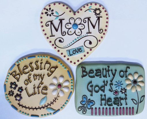 3 MESSAGES TO MOM ON 3 PLAQUES