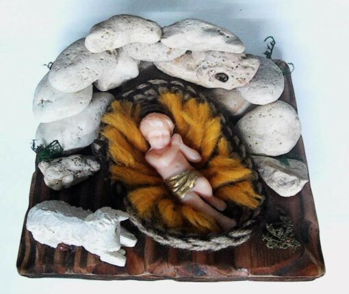 PEBBLE CRIB WITH BABY JESUS AND SHEEP
