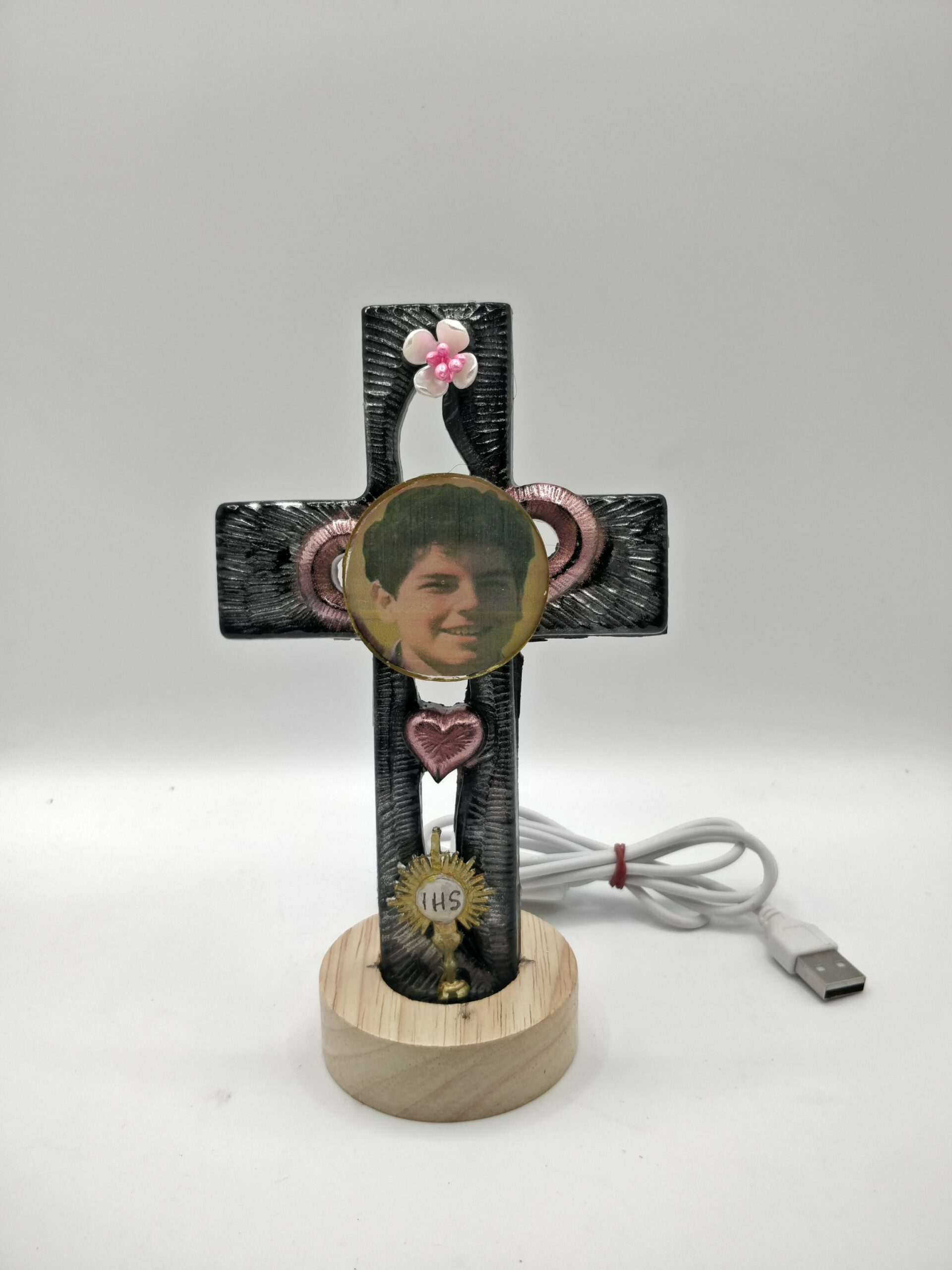 CROSS W LIGHT & CARLO ACUTIS PICTURE