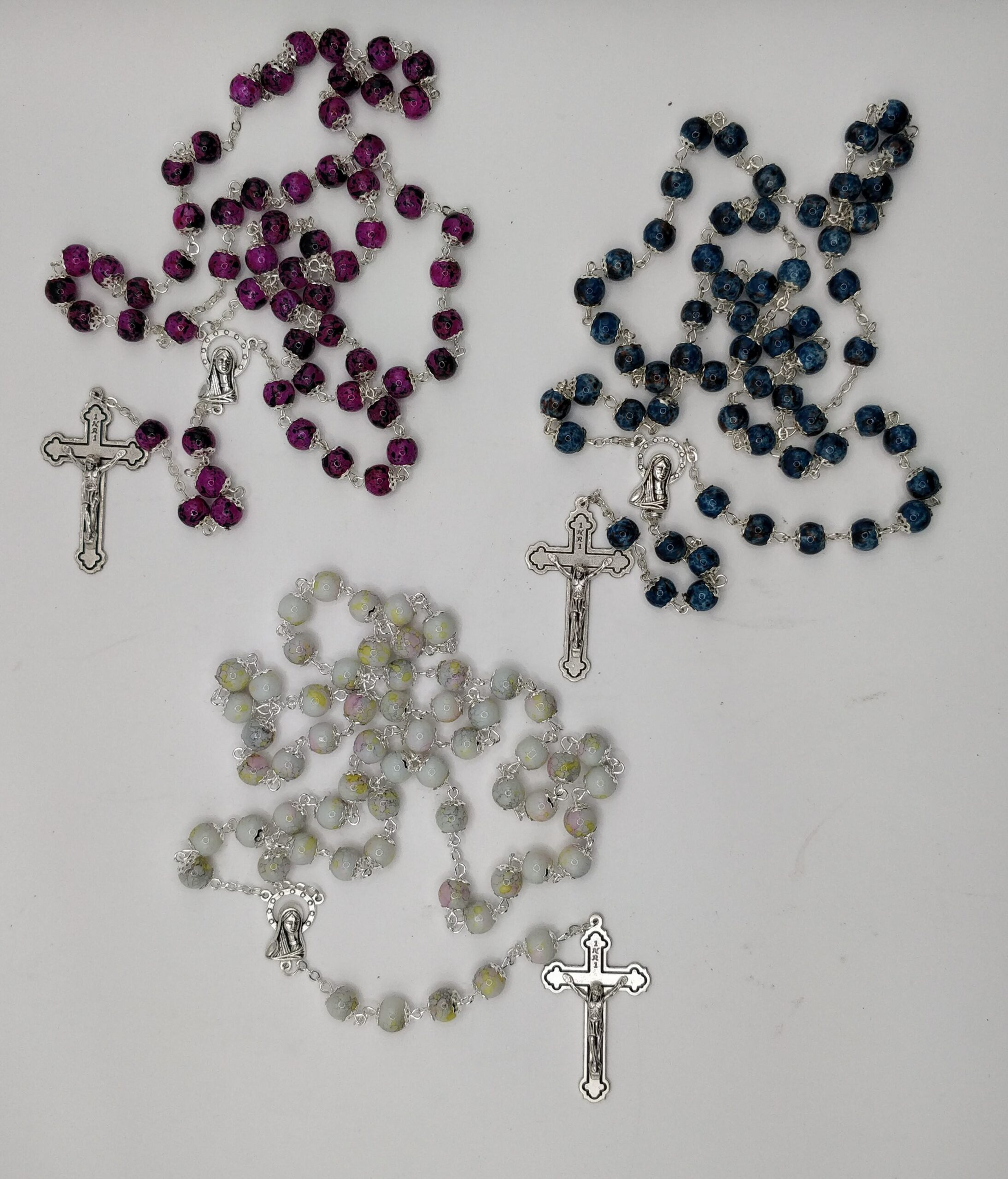 LT258_8    ASSORTED LARGE BEADS ROSARIES