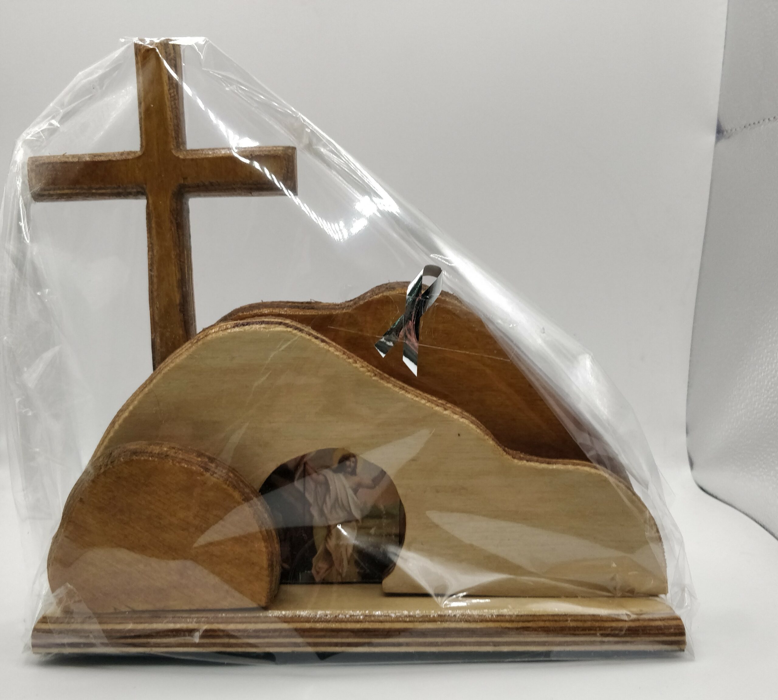 WOODEN JESUS GRAVE, CROSS & RESURRECTED